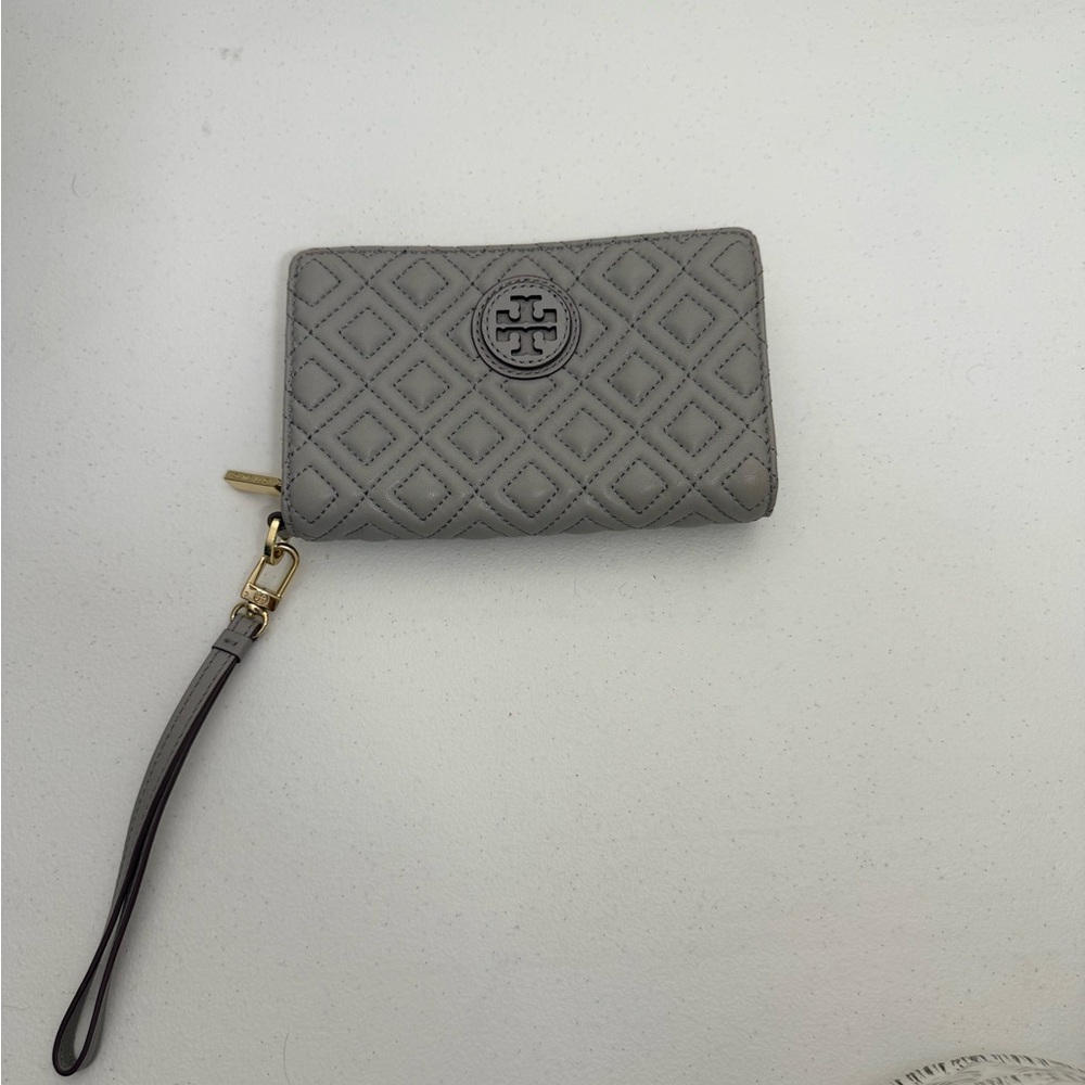 Tory Burch Quilted Gray Wristlet